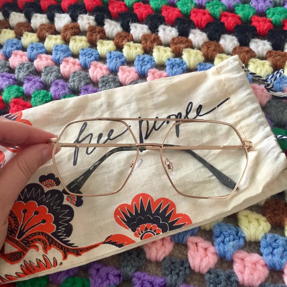 Retro gold-rimmed glasses